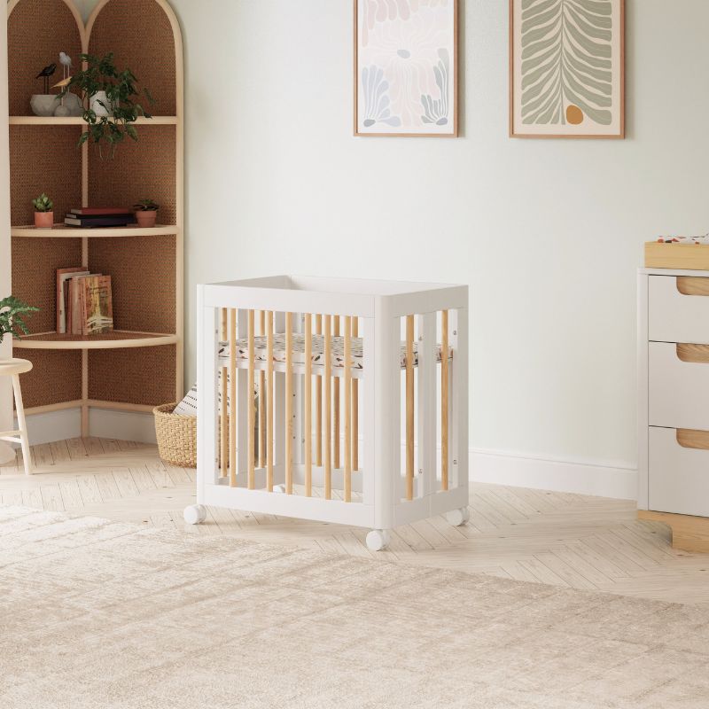Yuzu 8-in-1 Convertible Crib