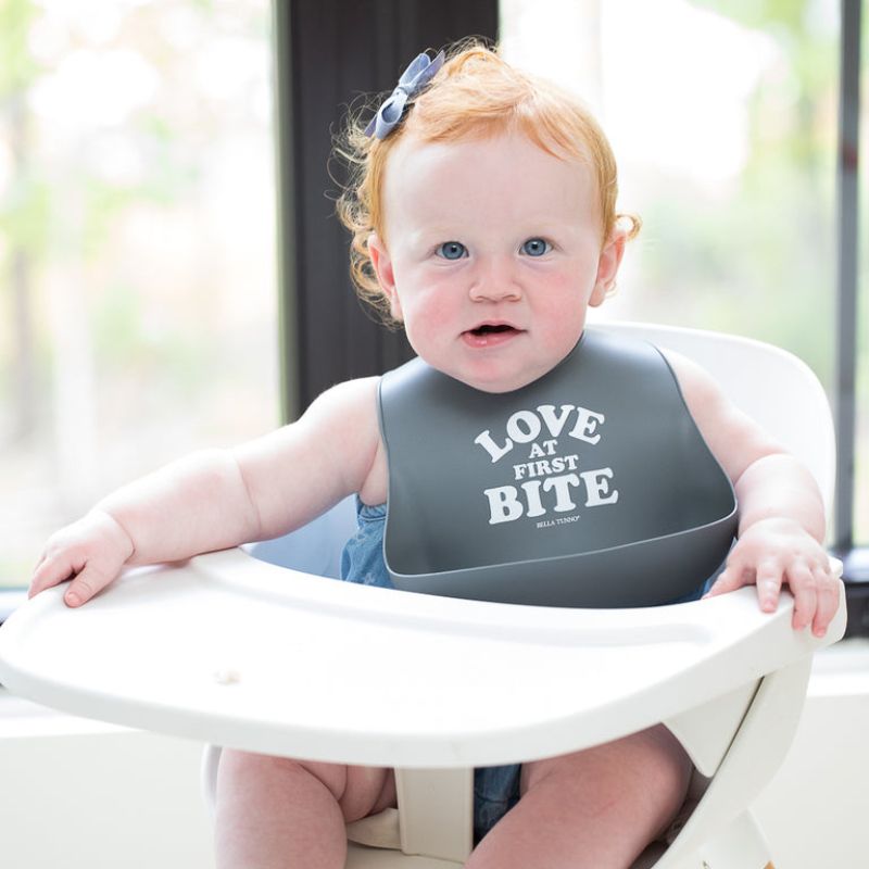 Wonder Bibs Love At First Bite