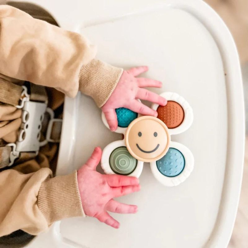 Itzy Pop & Whirl Fidget Spinner Travel & Bath Toy