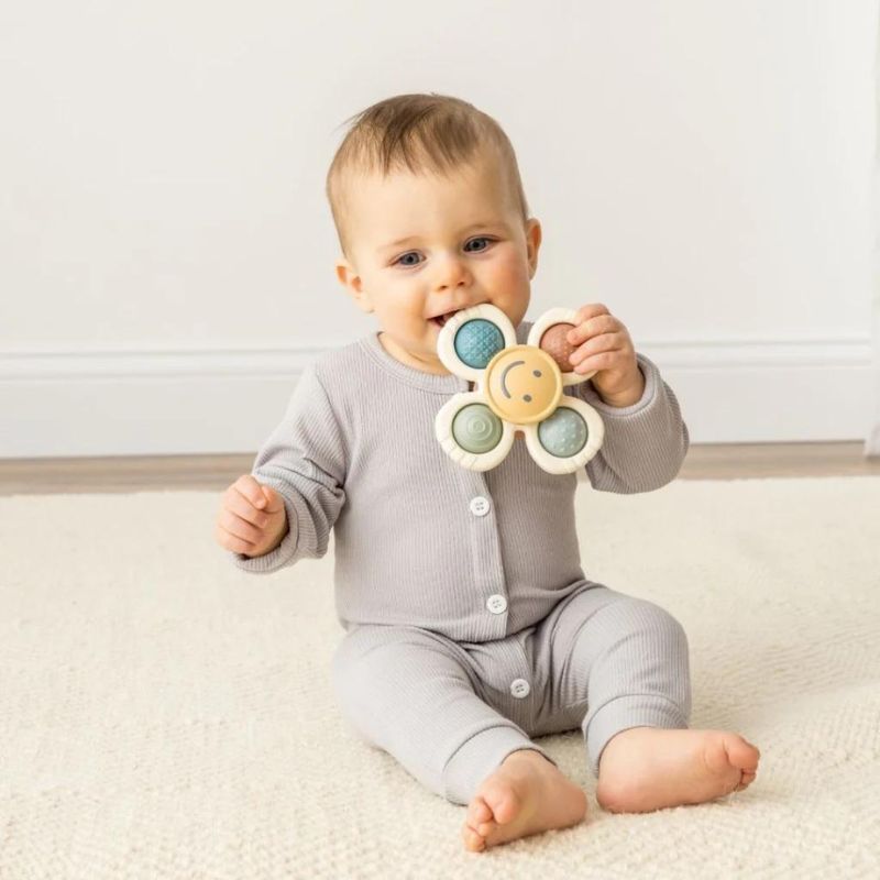 Itzy Pop & Whirl Fidget Spinner Travel & Bath Toy