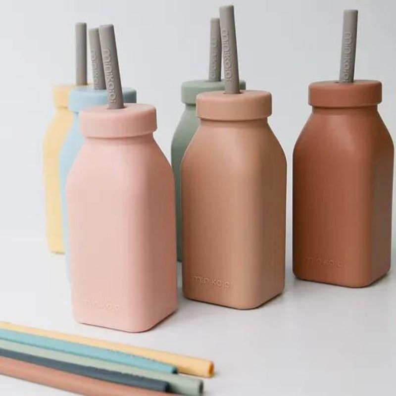 Bottle & Straw