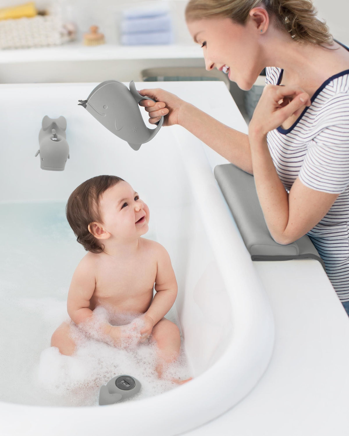 Moby Waterfall Bath Rinser