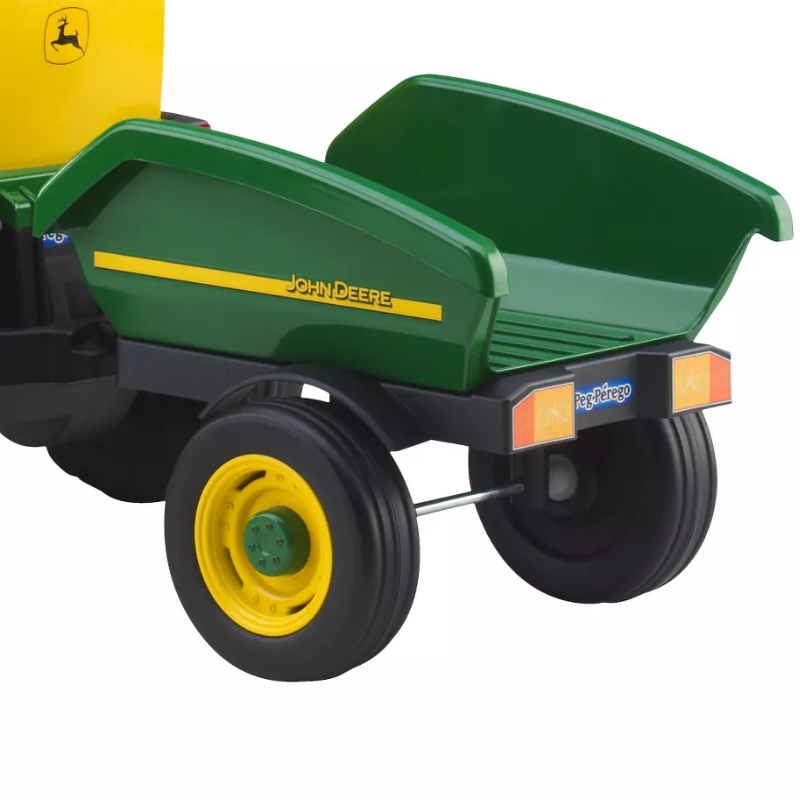 Tracteur agricole avec remorque