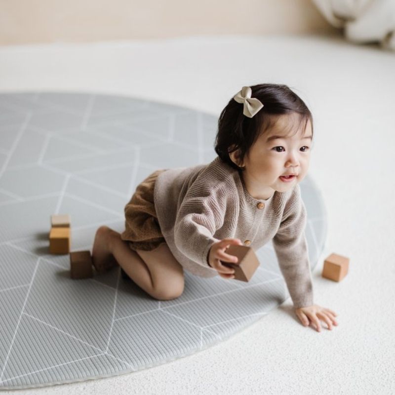 Ofie Reversible Baby Play Mat - Round Triangle